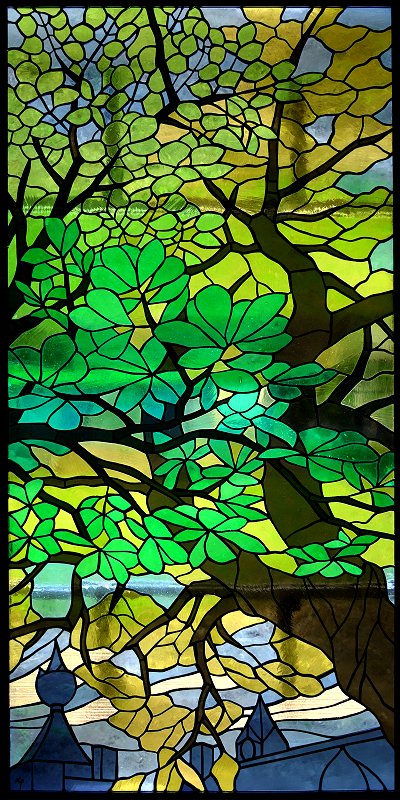 18012「緑のシンフォニー」（窓辺で撮影。背後に助けて見えているのは庭）
